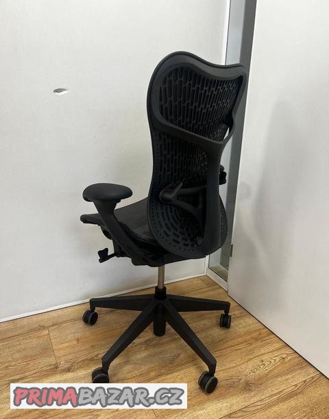 kancelarska-zidle-herman-miller-mirra-2-graphite-full-option