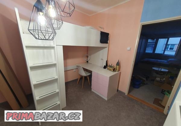 patrova-postel-s-psacim-stolem-se-4-zasuvkami