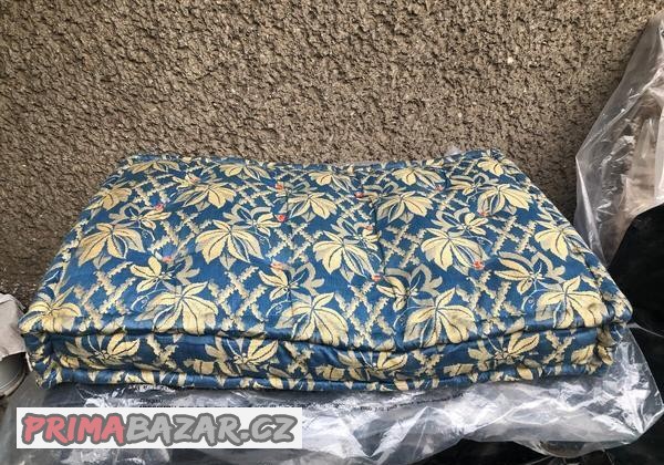 matrace-na-gauc-postele-retro