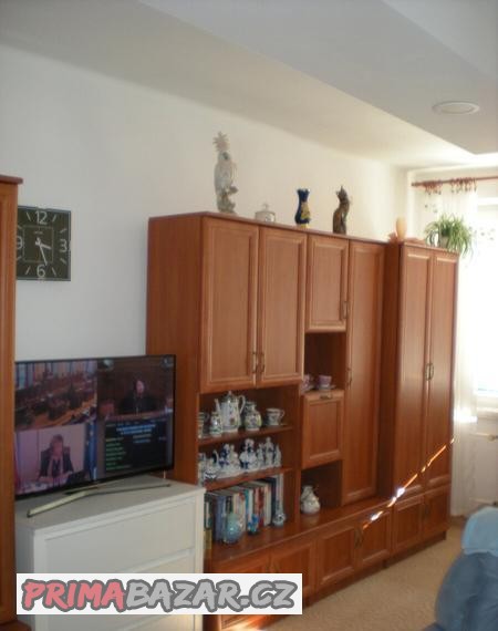 Prodej obývací stěny.