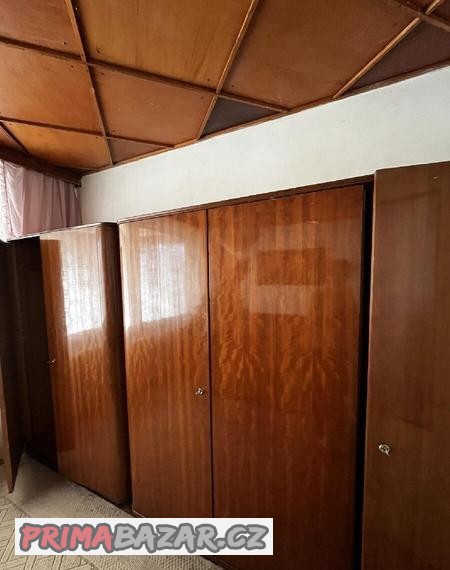 ohybany-dreveny-nabytek-retro