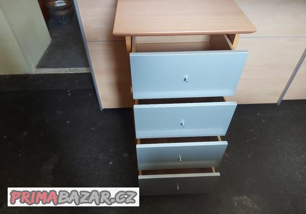 pekna-4-suplikova-komoda-v-dekor-buk-sedapekna-4-suplikova-k