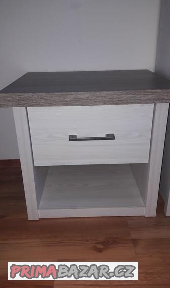 Noční stolek lanýžový dub