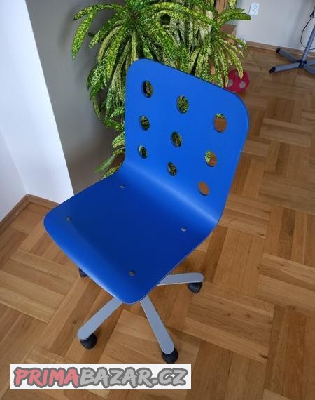 detska-zidle-ikea-k-psacimu-stolu