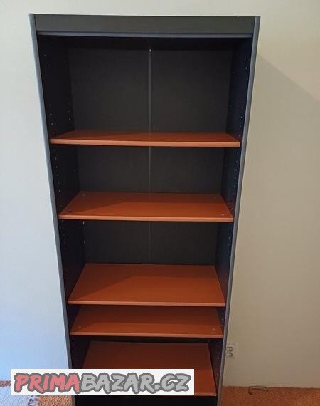 Kancelářský regál