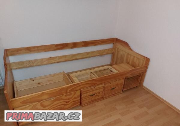 jednoluzkova-postel-z-masivu-s-uloznym-prostorem