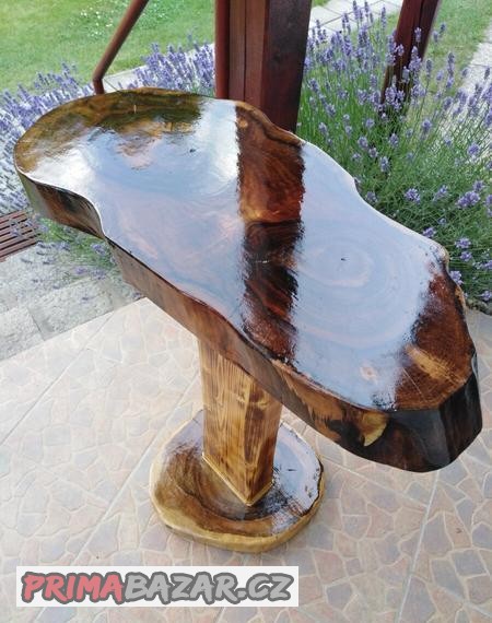 designovy-stolek-masiv