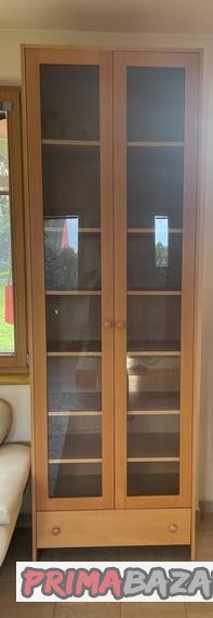 prostorna-drevena-skrin