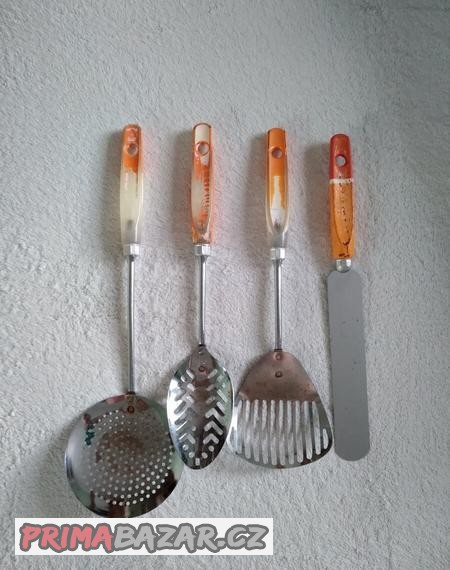 retro-korenky-a-nadobi