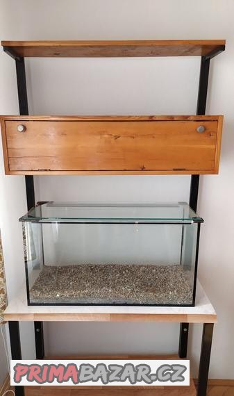 prodam-kovovy-stojan-s-akvariem