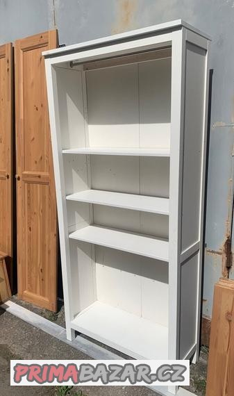 ikea-knihovna-hemnes-masiv-bile-moridlo-odrena