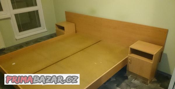 dvojpostel-2-nocni-stolky