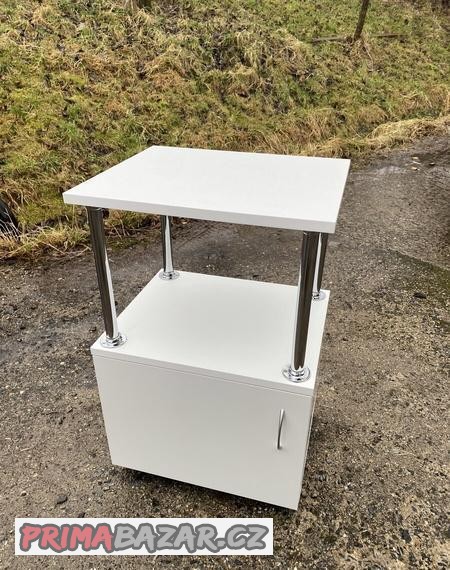 na prodej nový stolek na kolečkách