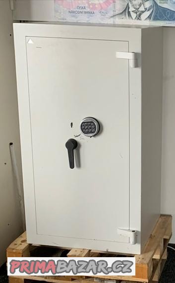 prodam-trezor-nabytkovy-nt20-mechanicky-i-elektronicky-zamek