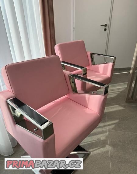 nova-kadernicka-kresla-a-myci-box