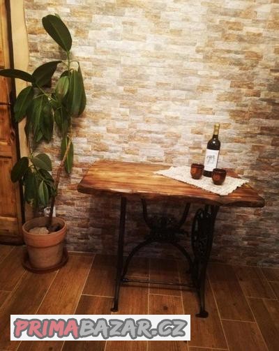 Starozitny stolek - SINGER - Po renovaci.
