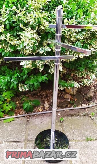 Věšák chromovaný