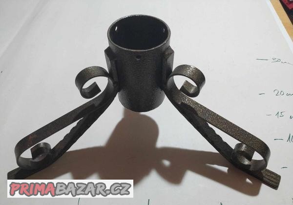 stojan na vánoční stromeček