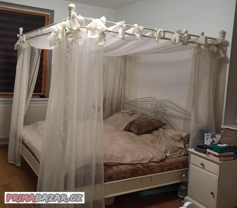 kovova-postel-s-nebesy-180x200cm