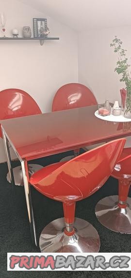 italsky-stul-se-4-otocnymi-zidlemi