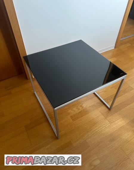 konferenci-stolek