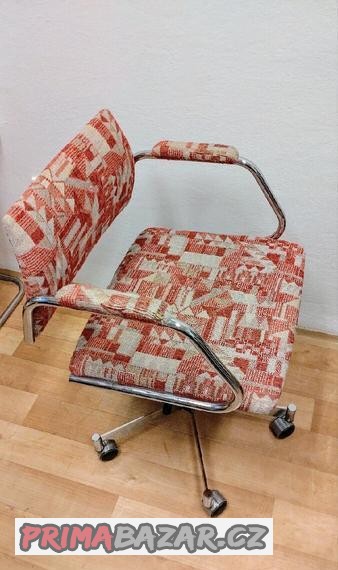 chrom-retro-kreslo-otocne-polohovaci-na-koleckach