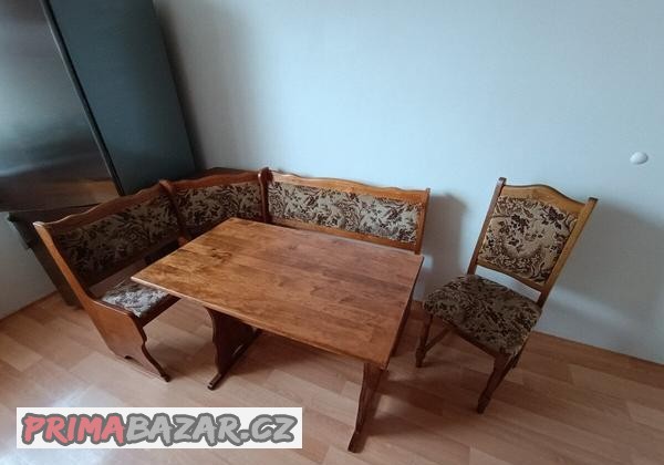 rohova-jidelni-lavice-s-uloznym-prostorem-a-zidli