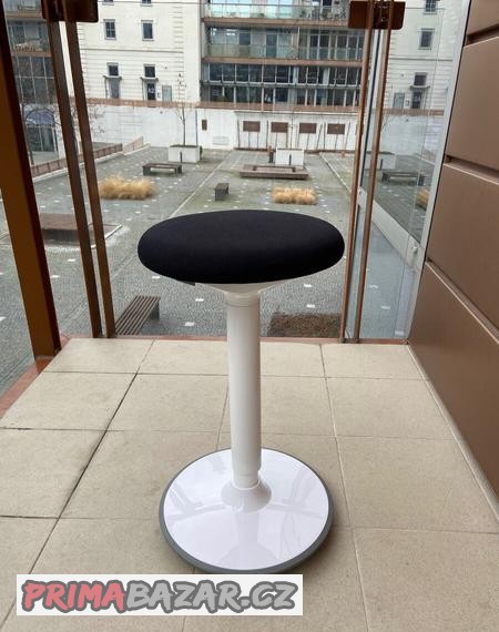fully-designova-polohovaci-zidle-k-poloh-stolu