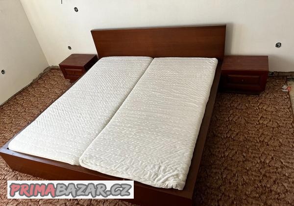 prodam-postel-180x200-vcetne-matraci-a-nocnich-stolku