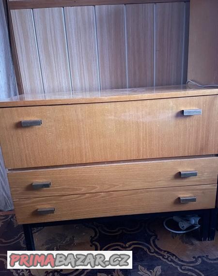 retro-nabytek-u-550-ze-70-let