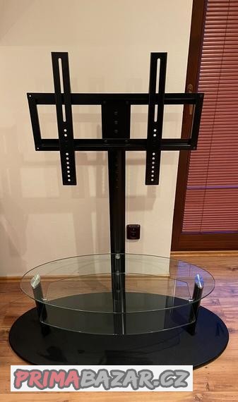 tv-stolek-s-drzakem-na-tv