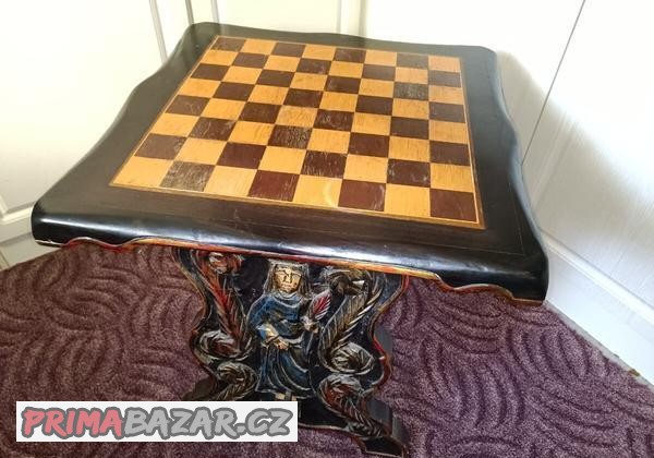 Unikátní (antik) Šachový stolek, ručně vyrobená šachová sada
