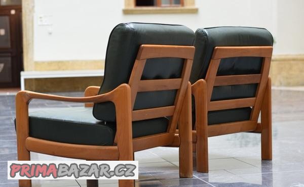 danske-kresla-z-masivniho-teaku