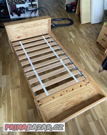 detska-postel-matrace-molitan