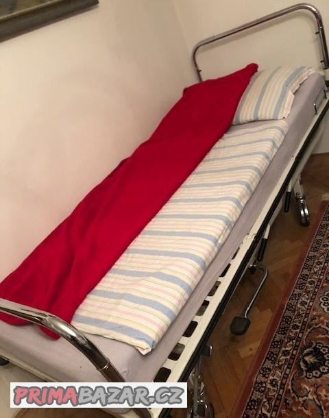 polohovaci-postel-kompenzacni-pomucka
