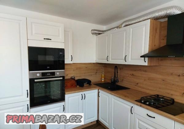 vystaven-vzorkove-kuchynske-sestavy-stilo-v-matnych-dekorech