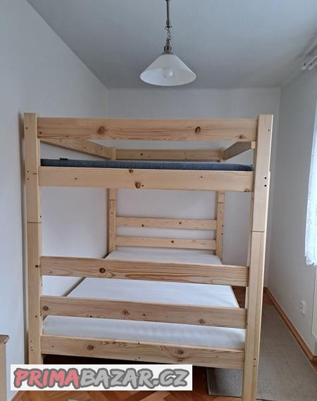 masivni-patrova-postel-palanda-sire-140cm-ihned-k-odberu