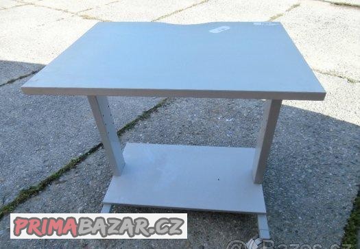 stolek-manipulacni-na-koleckach-techo-za-500-kc