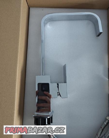 sapho-latus-drezova-stojankova-baterie