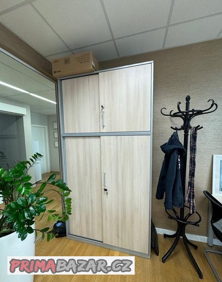 Kancelářské skříně