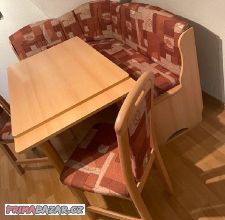 jidelni-kout-rozkladaci-stul-zidle-lavice