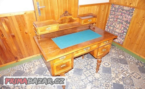 strozitny-psaci-stul-s-nastavbou