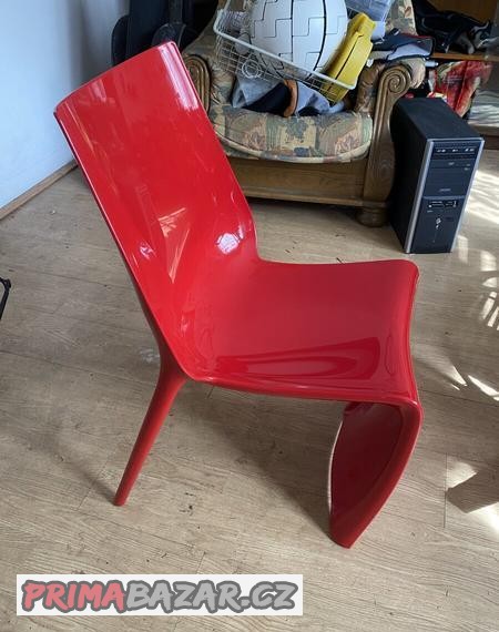 designova-zidle-v-dobrem-stavu