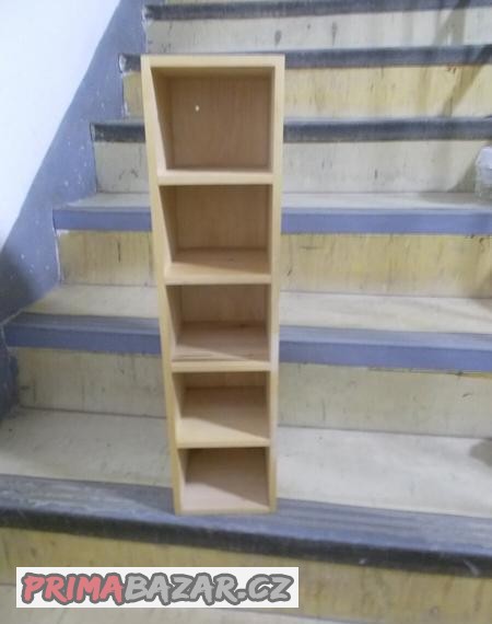 drevena-police-regal-svetly-dub