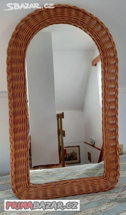 Proutěné zrcadlo