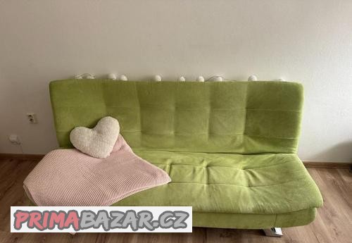 pekny-rozkladaci-gauc-zelene-calouneni