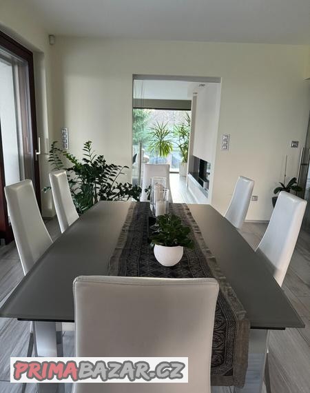 jidelni-souprava-kov-sklo-bila-kuze