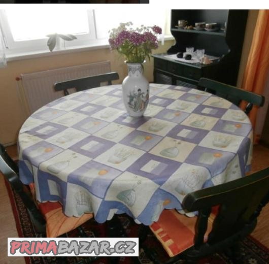 jidelni-stena-toledo