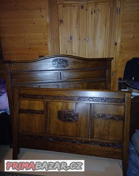 rucne-vyrezavana-starozitna-dubova-postel