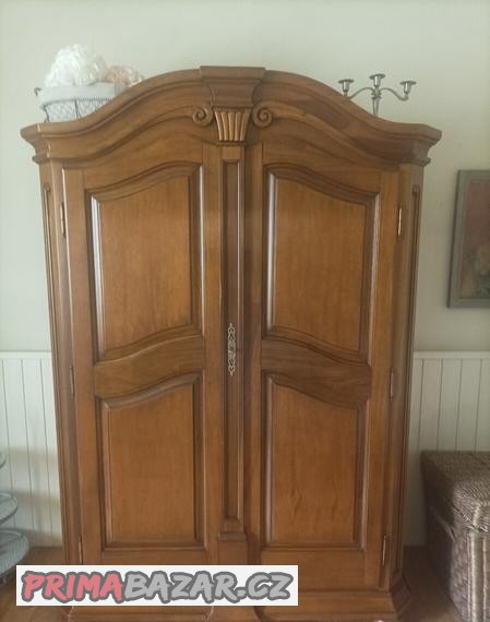 skrine-masiv-vintage-design-italsky-nabytek-vysoka-kval